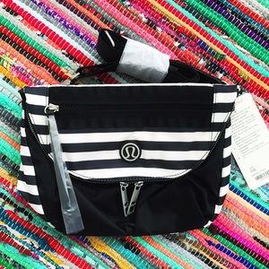 SOLD 🍋Lululemon🍋 RARE Apex Festival Bag! 🖤✌🏻🖤