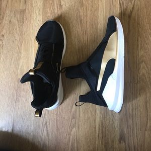 Fierce Gold x Puma size w 7.5