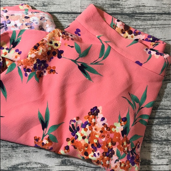 Host Pick!! Eva Mendes Floral A-Line Swing Skirt🌺 - Picture 3 of 4