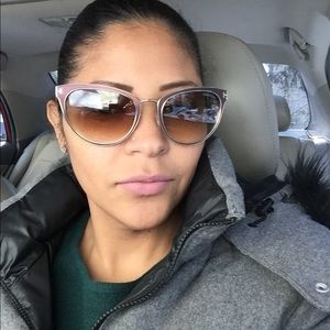 Meet your Posher, Yoselyn