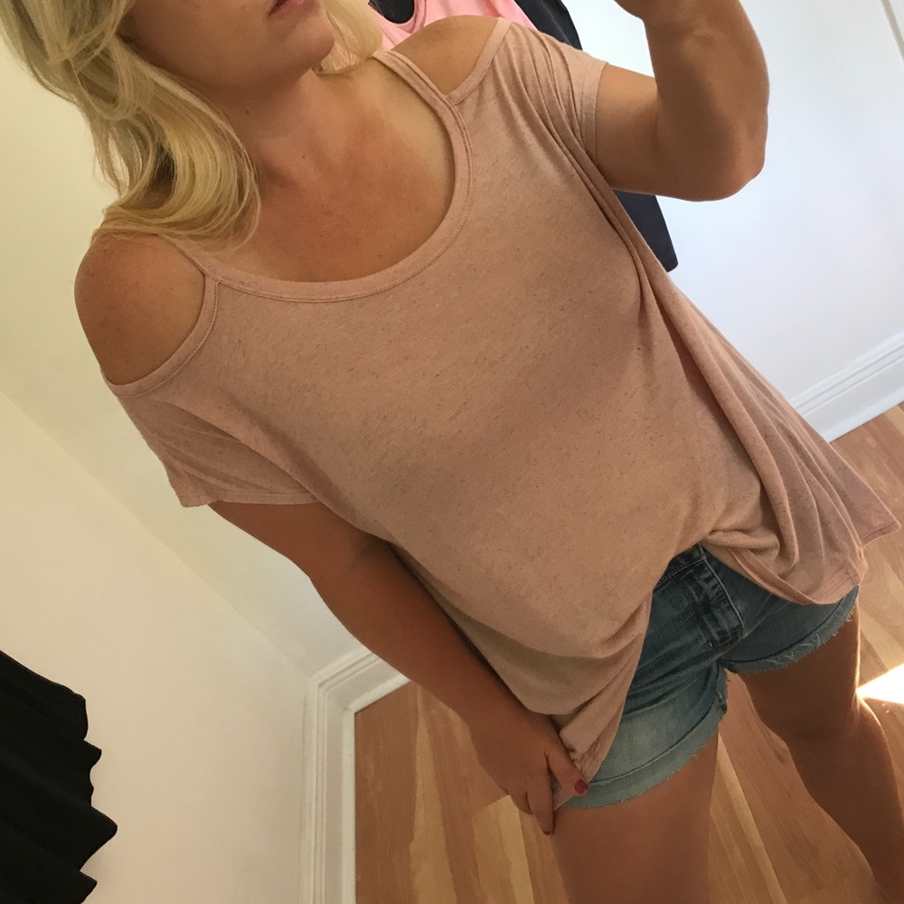 LAST - Blush oversized cold shoulder tee