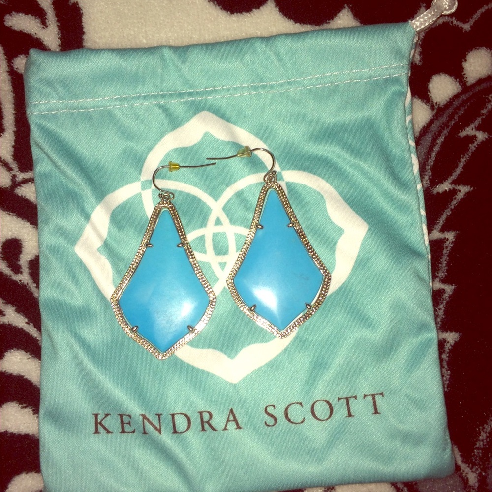 Turquoise Magnesite Alex Kendra Scott earrings!