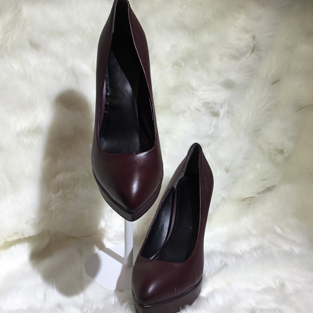 NWOT HOT SALE🔥Pour La Victoire 👠