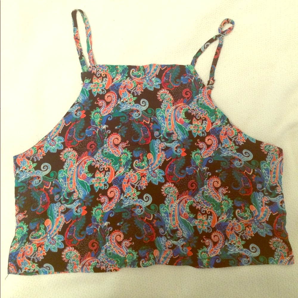 Floral paisley crop top w adjustable straps. NWOT