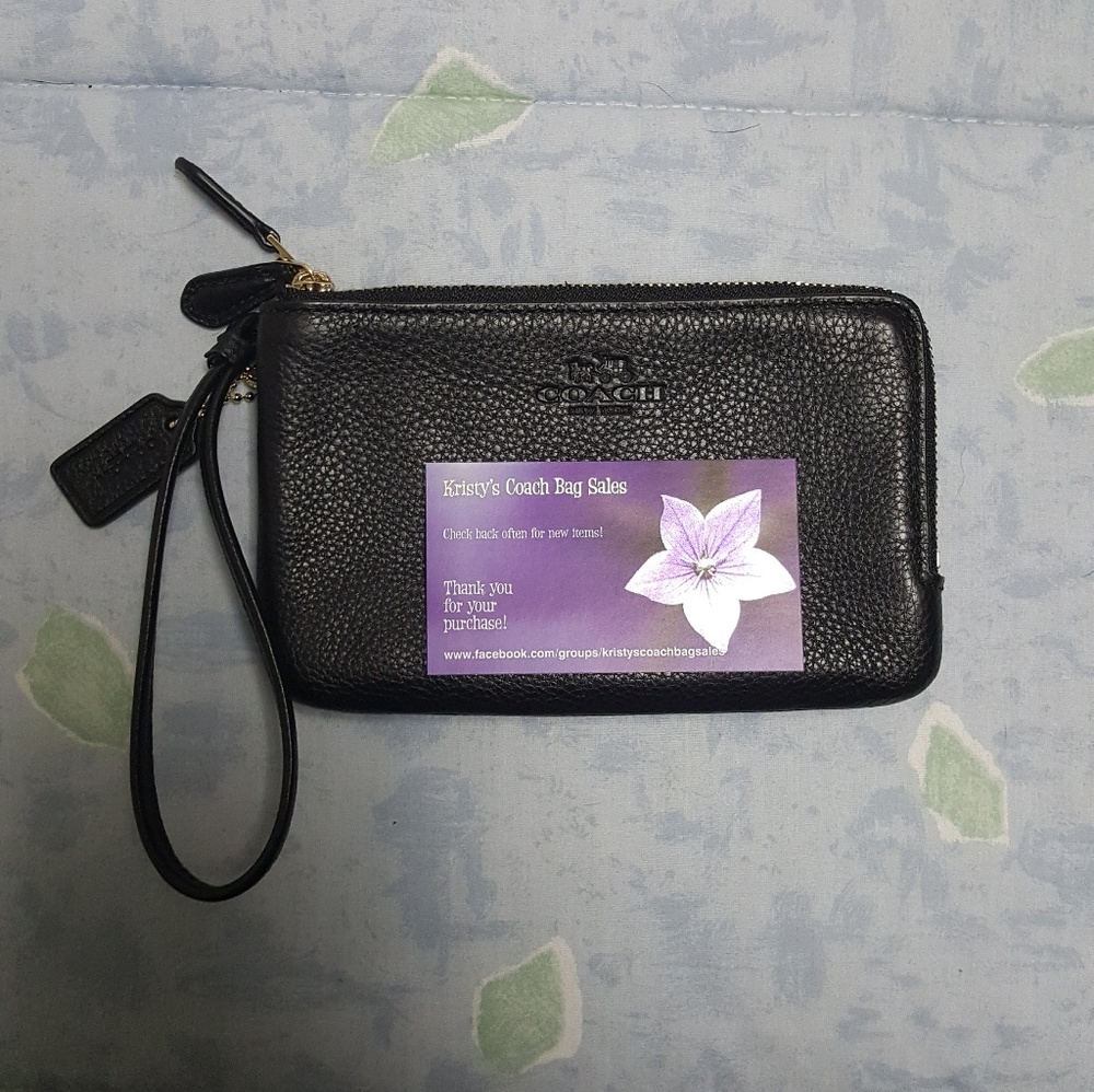 NWT Coach double corner zip wristlet in black