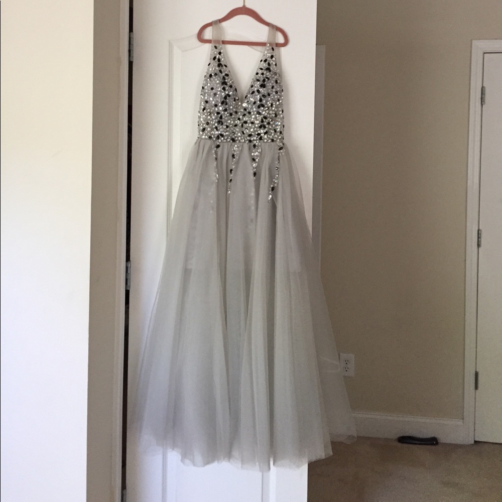 PROM DRESS- Crystal gray Prom Dress