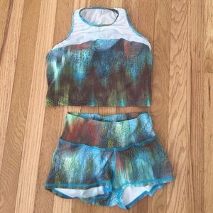 Fit Fit Active shorties and crop