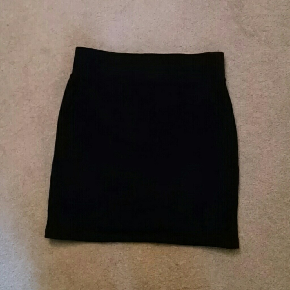 Forever 21 form fitting skirt