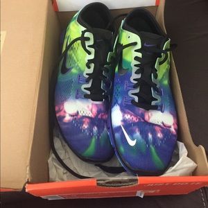 women's Nike free runs size 6.5