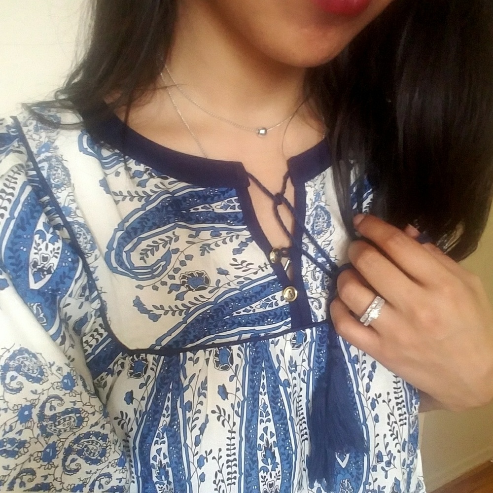 IVORY NAVY BLUE PAISLEY PRINT TOP - Picture 5 of 6