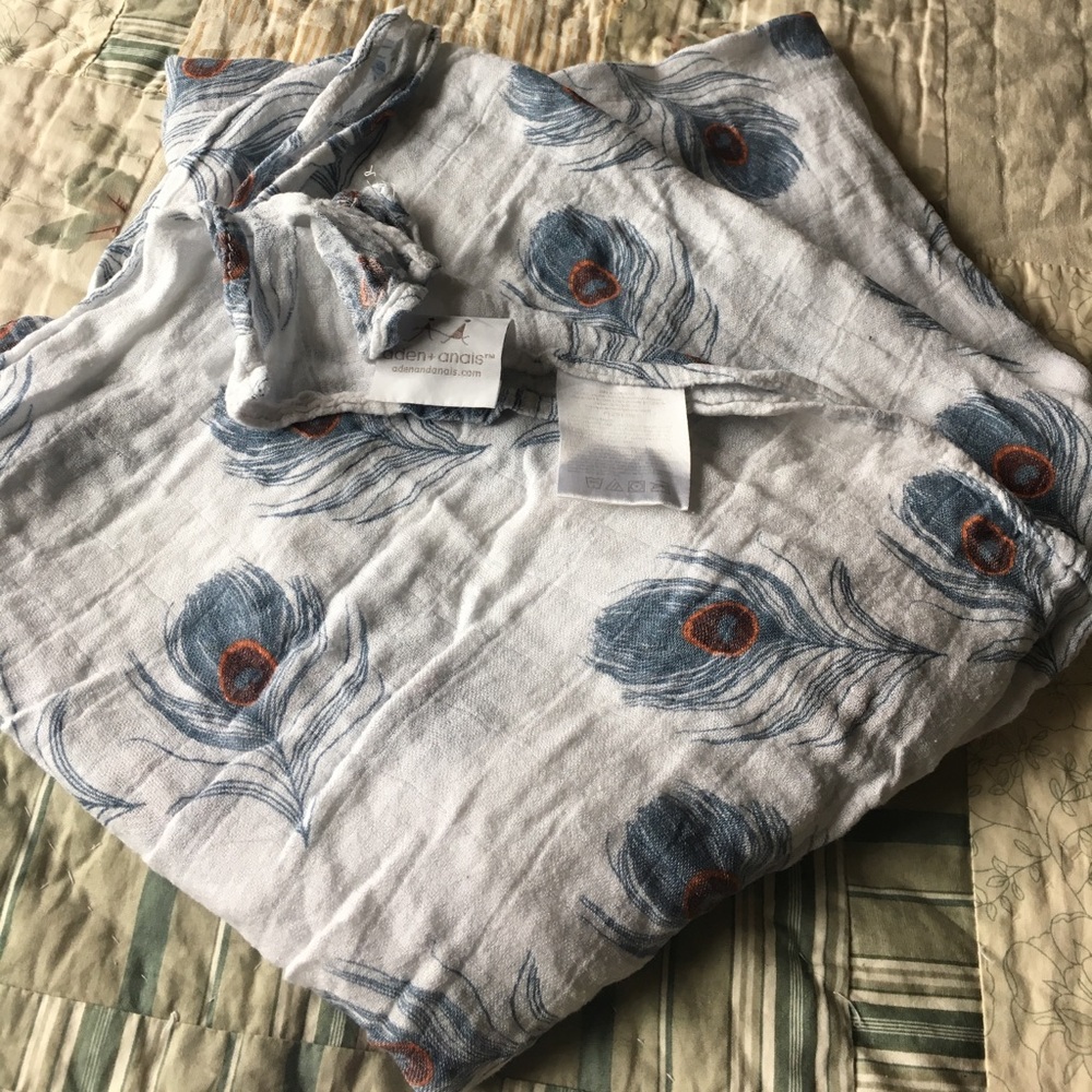 GUC Aden + Anais Peacock Feather Bamboo Swaddle