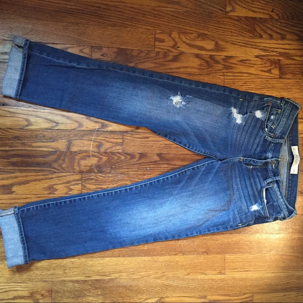 A&F jean destroyed capris
