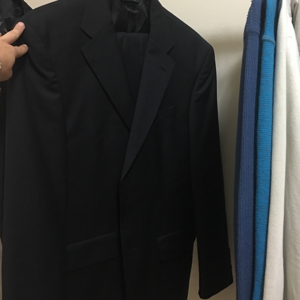 Like new very nice Jos.A.Banks men's suit
