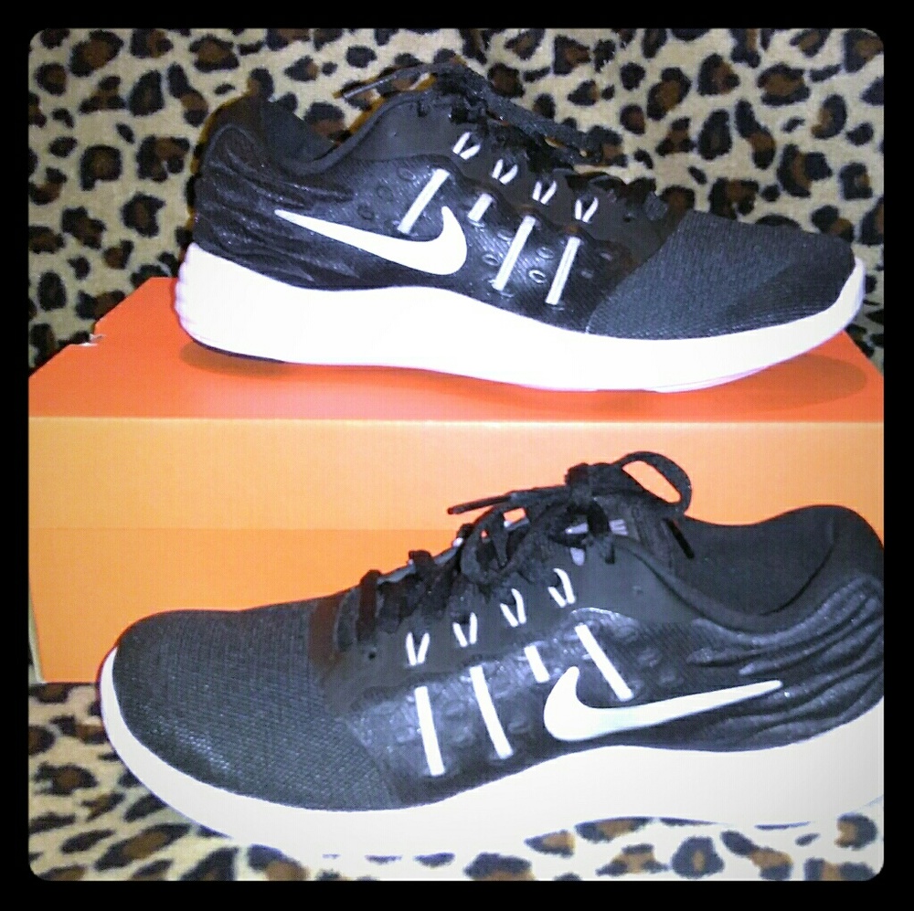 💞Nike Lunarstelos-BNIB
