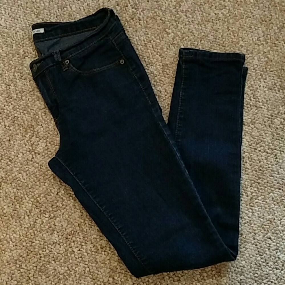 Dark wash skinny jeans