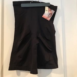 Cacique thigh slimmer shape wear 26/28. NWT