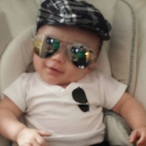 Meet your Posher, Dina