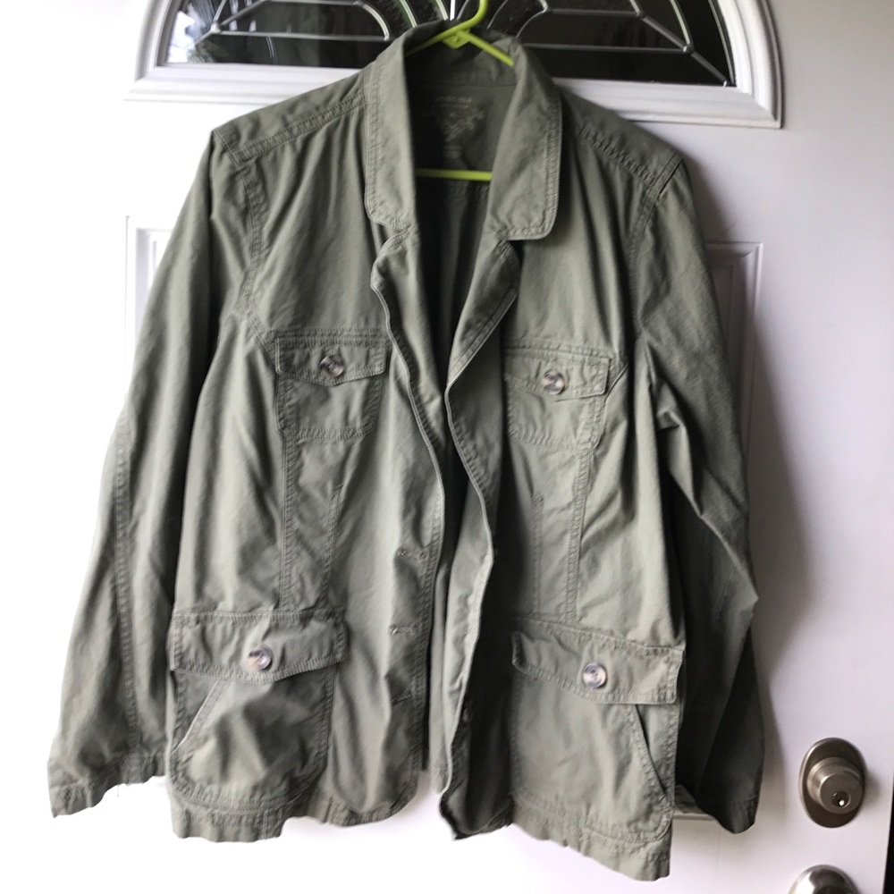 ❌SOLD❌Light Weight Sonoma Jacket Size XL