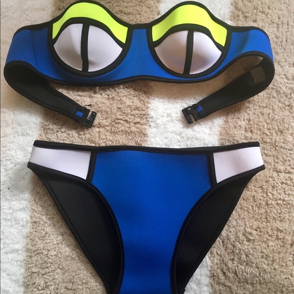 Swimsuit set - Picture 3 of 5