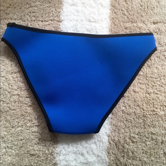 Swimsuit set - Picture 4 of 5