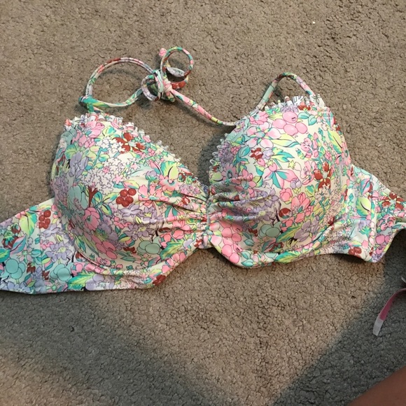 Victoria Secret Bathingsuit Top - Picture 1 of 3