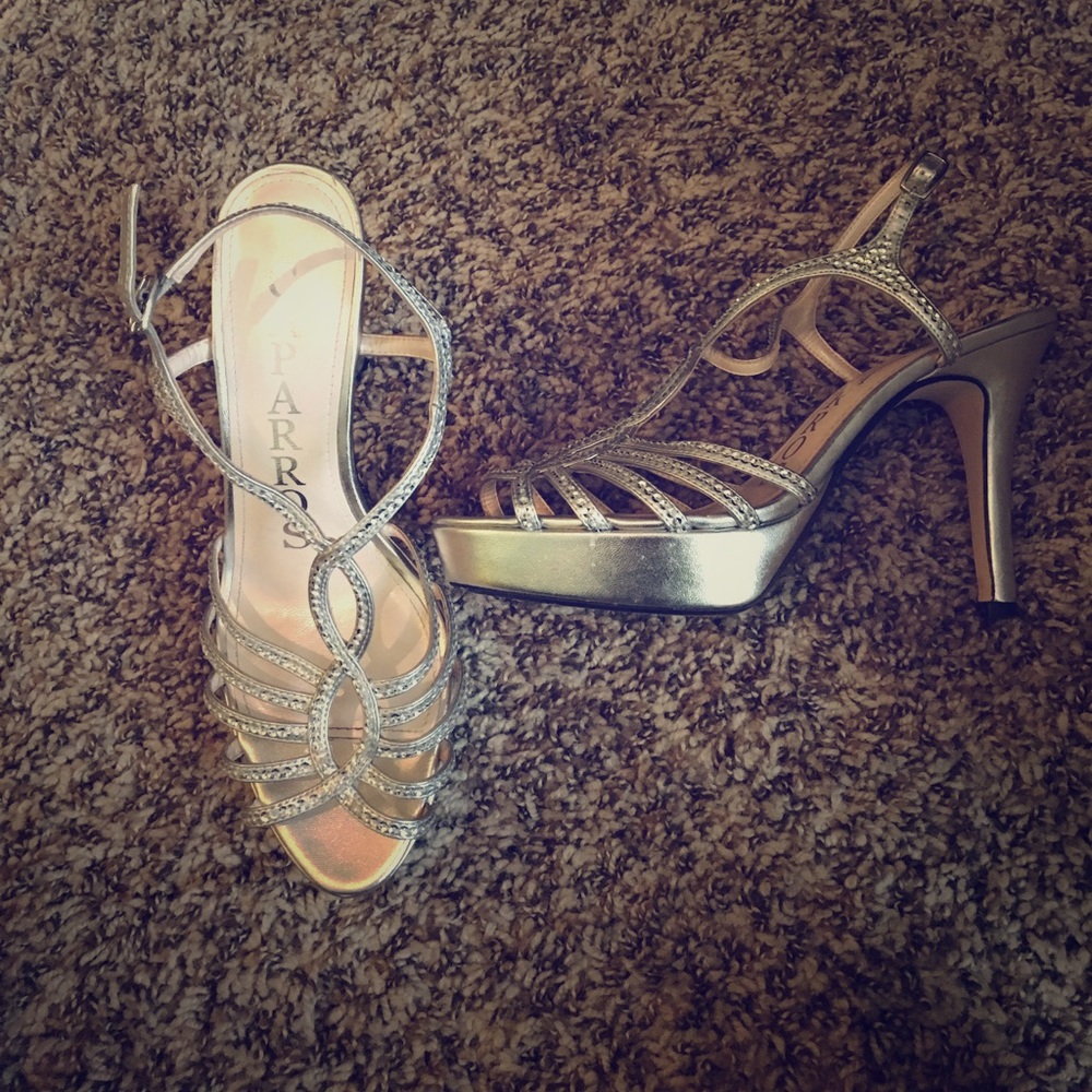 Silver heels 👠