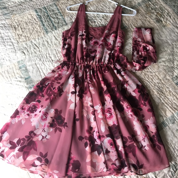 LC Lauren Conrad Dresses & Skirts - Lauren Conrad beautiful Floral dress 4-6