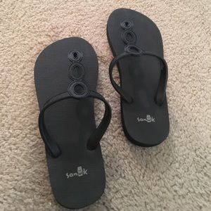 Sanuk Flip Flops