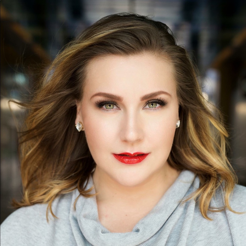 Meet your Posher, Caitlin