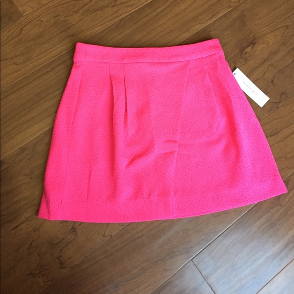 🆕Hot pink mini skirt - Picture 2 of 4
