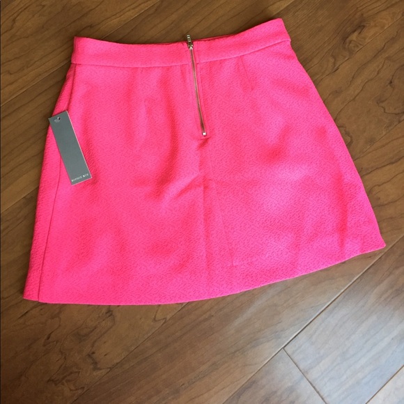 🆕Hot pink mini skirt - Picture 3 of 4