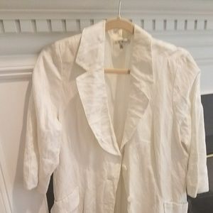 NEW WHITE 3/4 LENGTH EVENING or CIGAR BLAZER