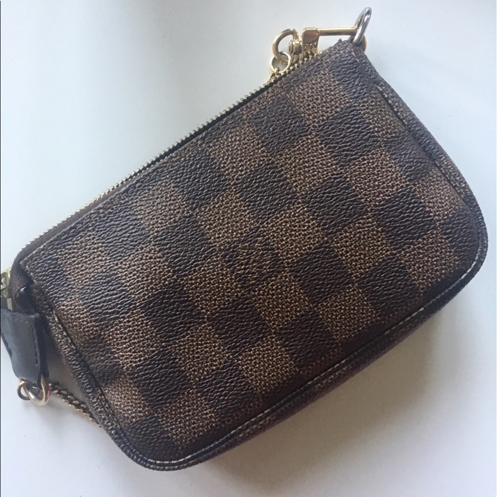 Louis Vuitton mini pochette damier ebene