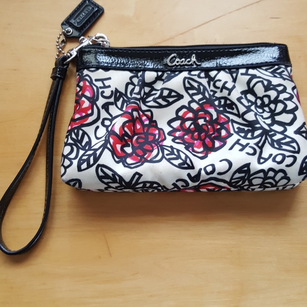 Coach wristlet..beautiful condition