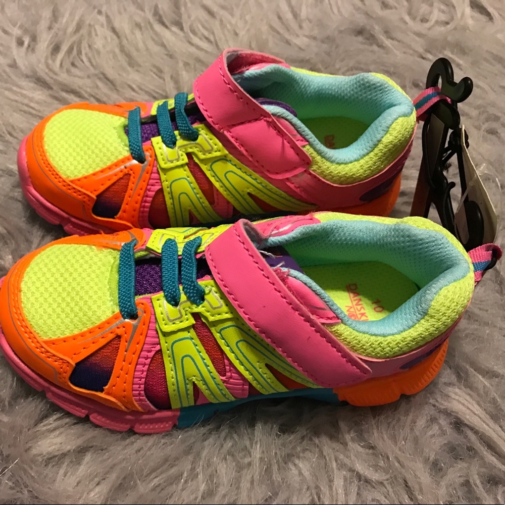 Girls shoes