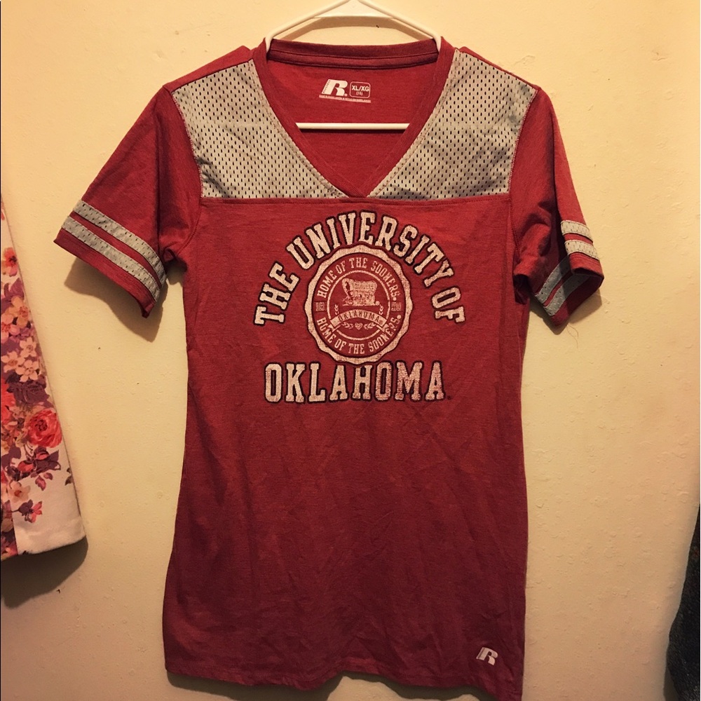 🏈 T-SHIRT: OU! Sz XL (fits like a Large 😘) 🏈