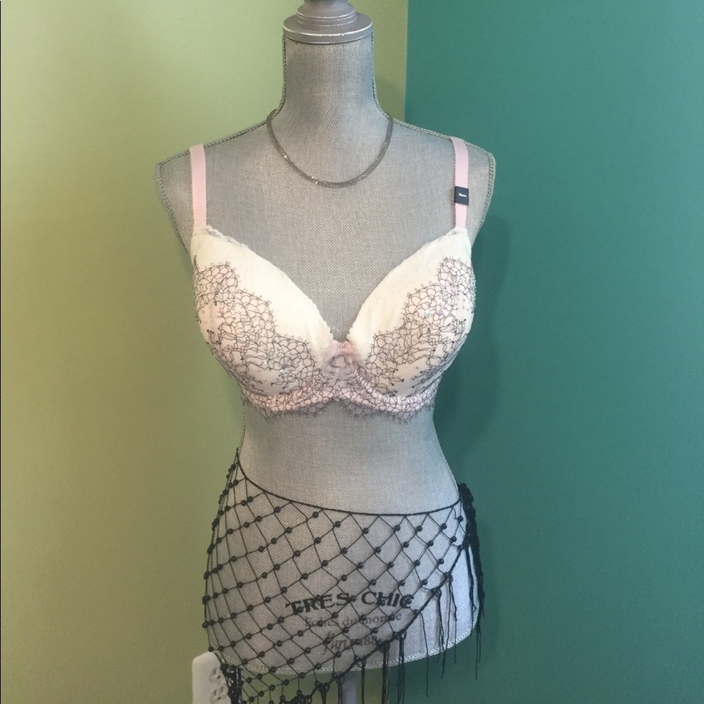 Victoria's Secret NWT pink rhinestone lace bra
