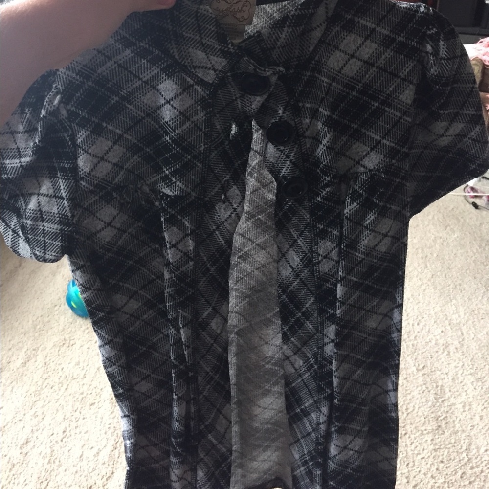 Short sleeve heavy sweater with top buttons - Picture 1 of 1