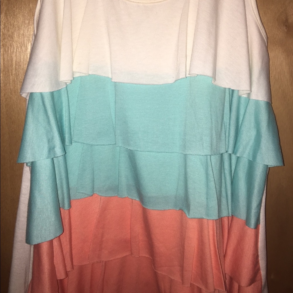 Flowy top. - Picture 3 of 4