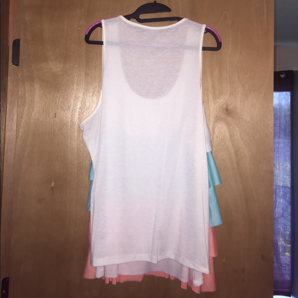Flowy top. - Picture 4 of 4