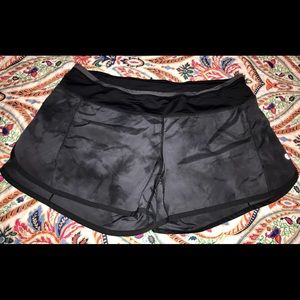 Lululemon Tracker Shorts (size-12)