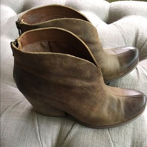 Korks Brown Boots