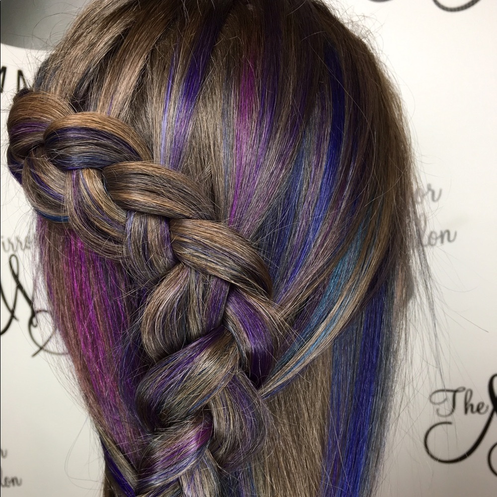 Meet your Posher, Charis