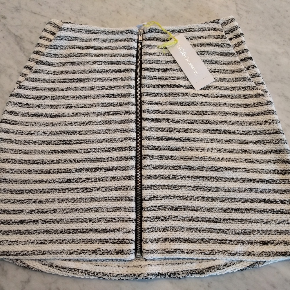 Brand new BCBGeneration skirt -size 0