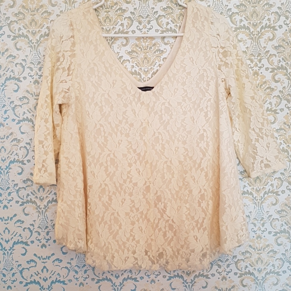 Quarter sleeve blouse
