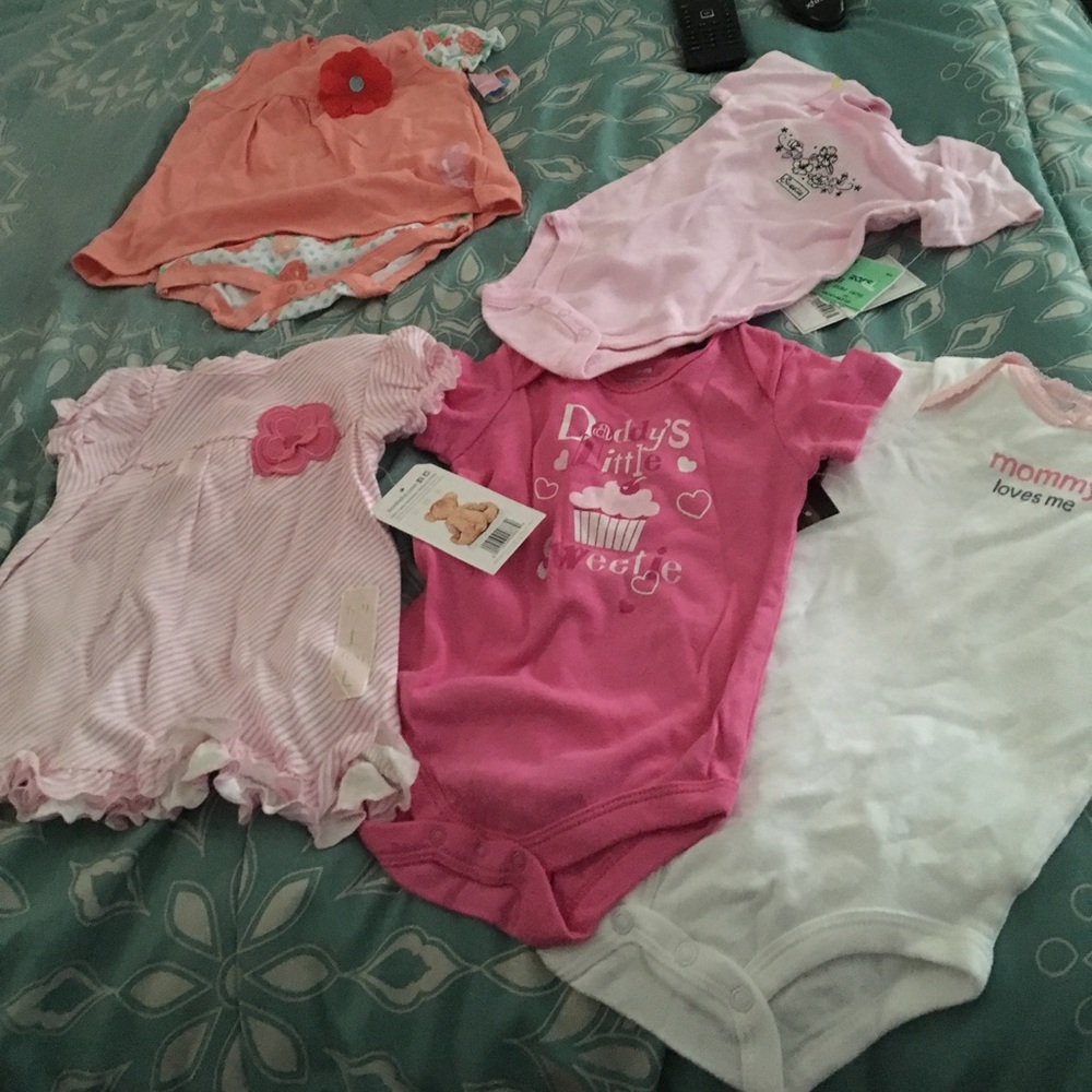 Infant Girls 5 piece bundle 6 mon & 6-9 months
