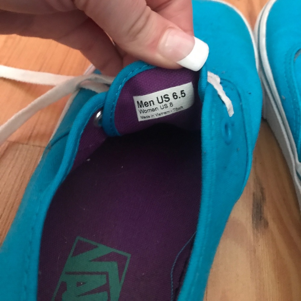 Vans - Picture 3 of 3