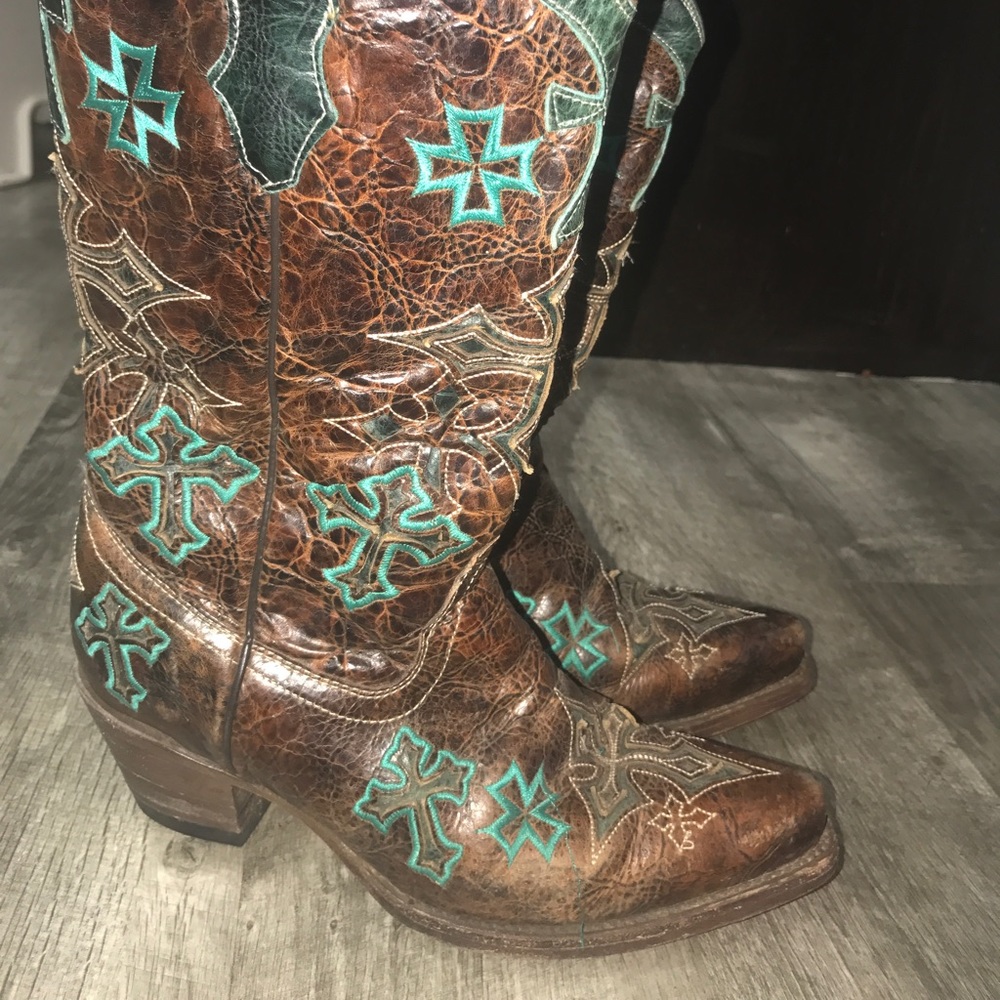 Corral boots size 7 1/2