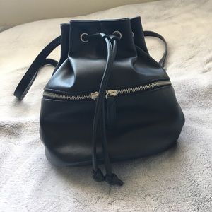 Bucket bag