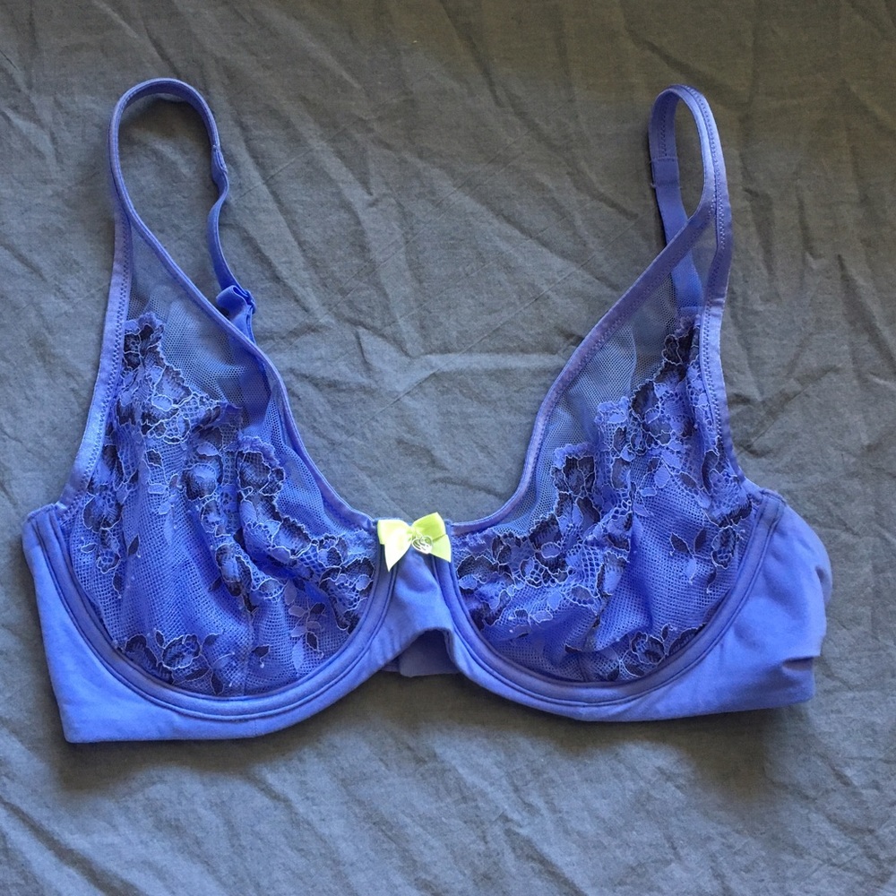 Body by Victoria unlined lace plunge bra
